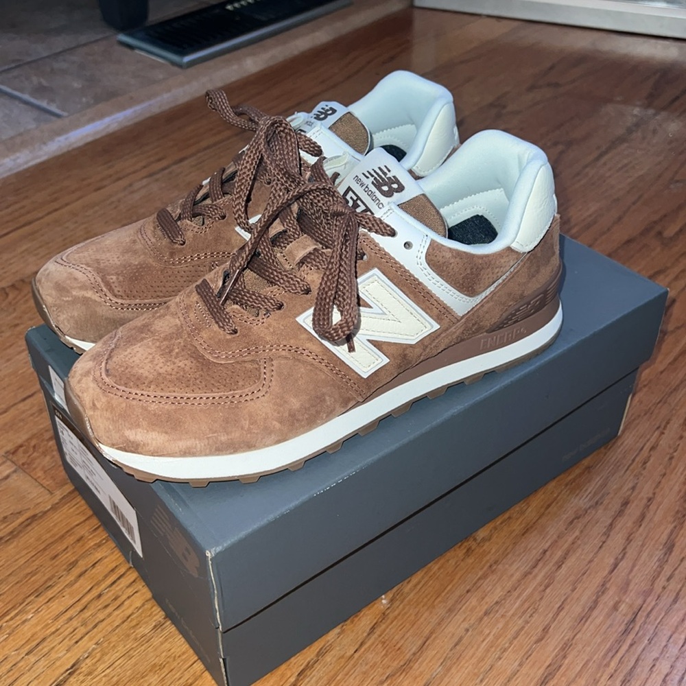 Chocolate suede New Balance Sneakers